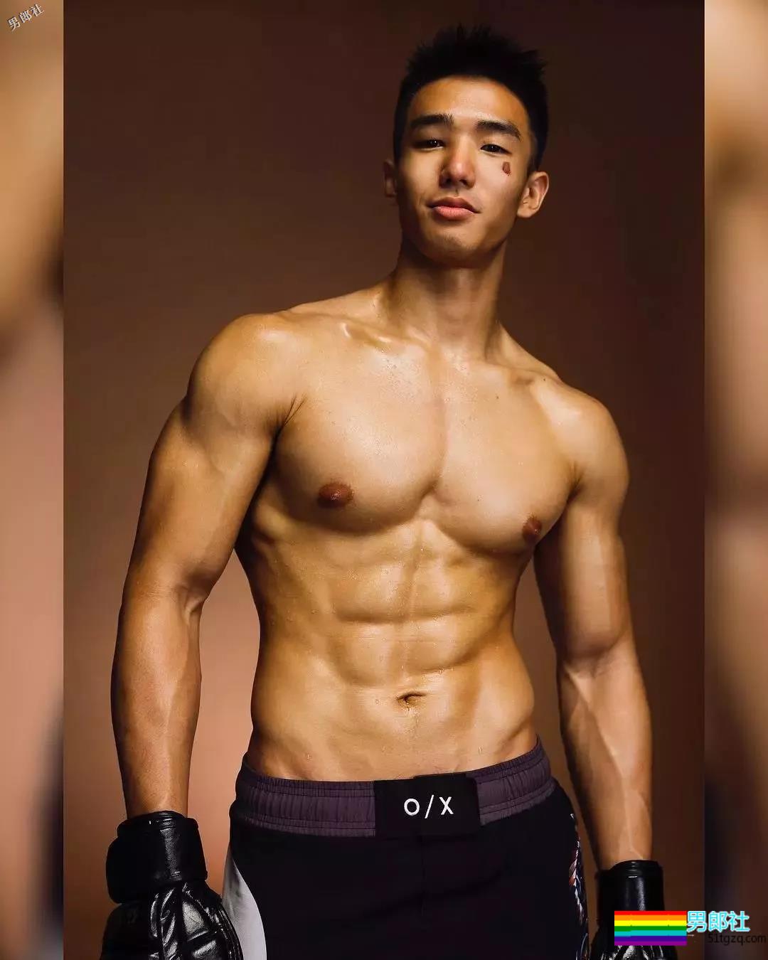 奶凶拳击手成摄影师新宠，体育生小狼狗爆发攻击力十足！ - 51虹马