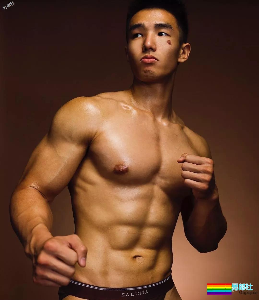 奶凶拳击手成摄影师新宠，体育生小狼狗爆发攻击力十足！ - 51虹马