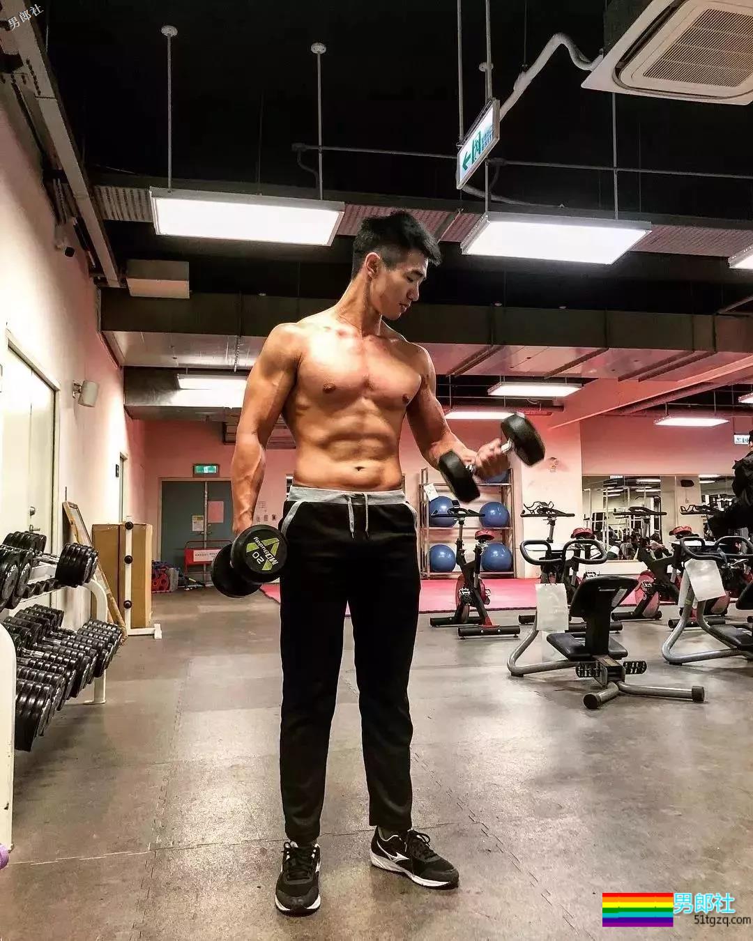 奶凶拳击手成摄影师新宠，体育生小狼狗爆发攻击力十足！ - 51虹马