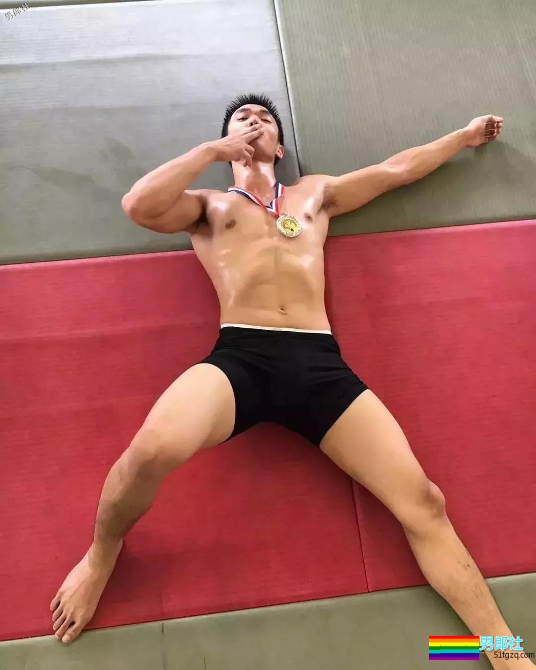 奶凶拳击手成摄影师新宠，体育生小狼狗爆发攻击力十足！ - 51虹马