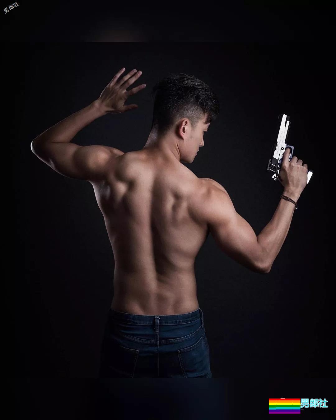 香港GARY男神小哥又出新照，想给摄影师们加五个鸡腿 - 51虹马