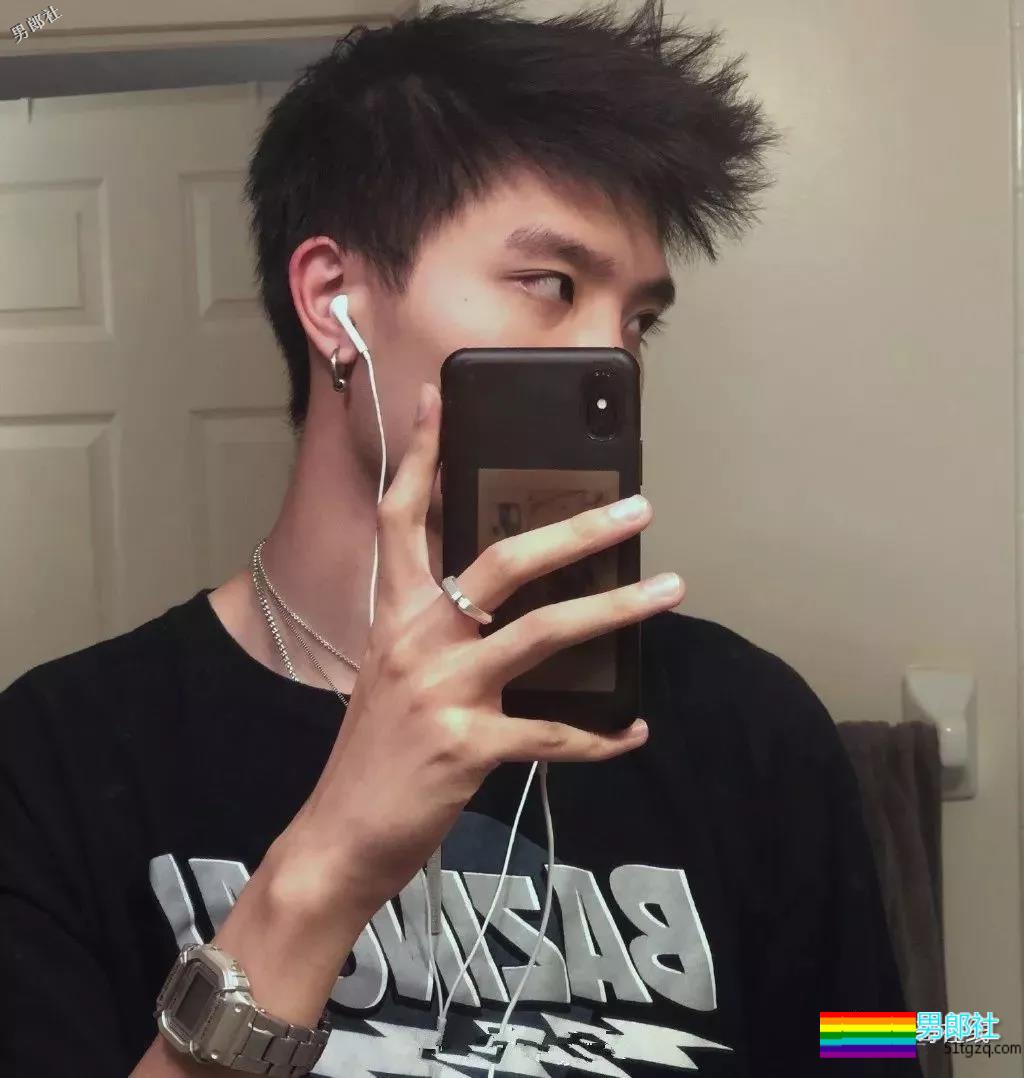 帅气好看又很撩，有个性的小哥哥容易让人小鹿乱撞啊！ - 51虹马