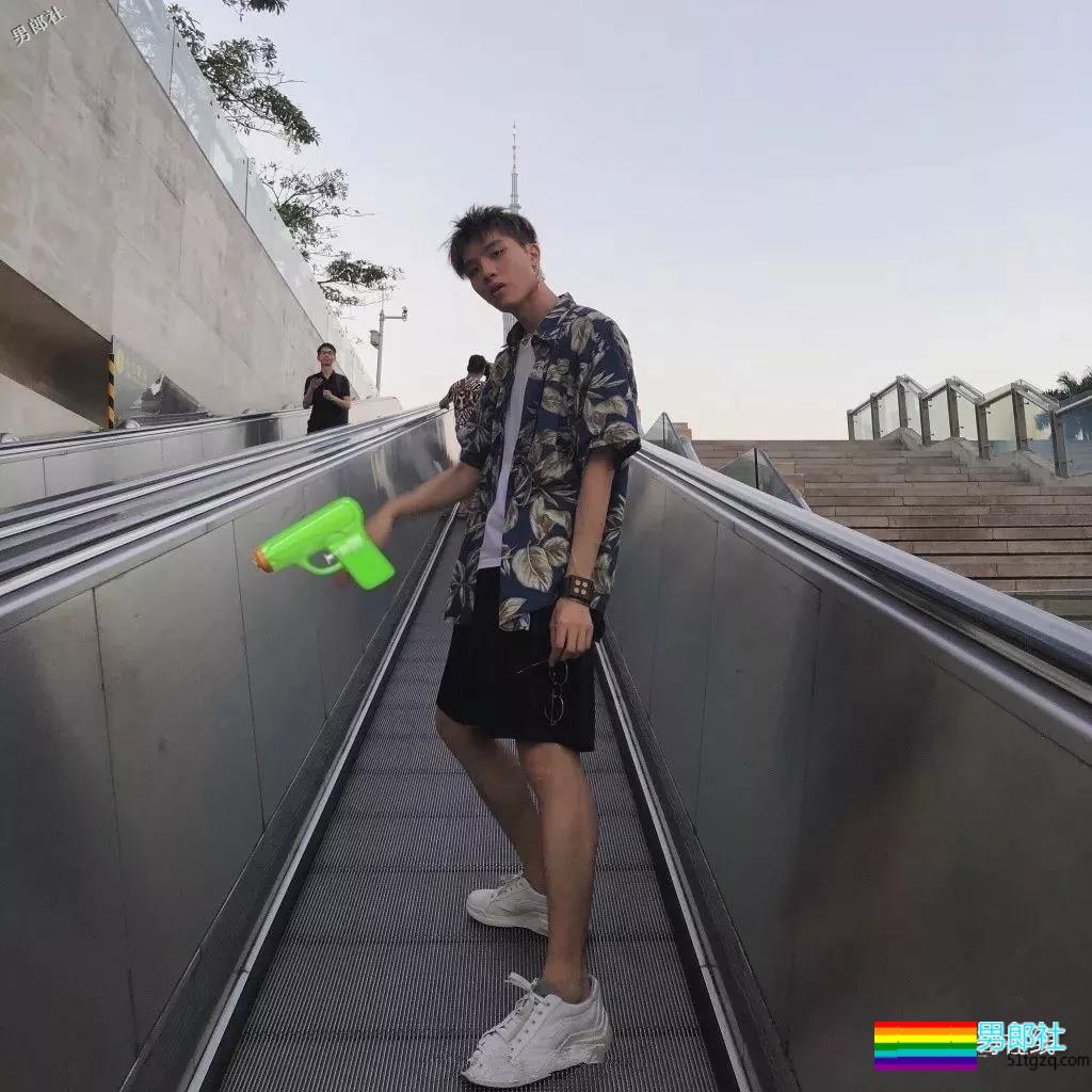 帅气好看又很撩，有个性的小哥哥容易让人小鹿乱撞啊！ - 51虹马