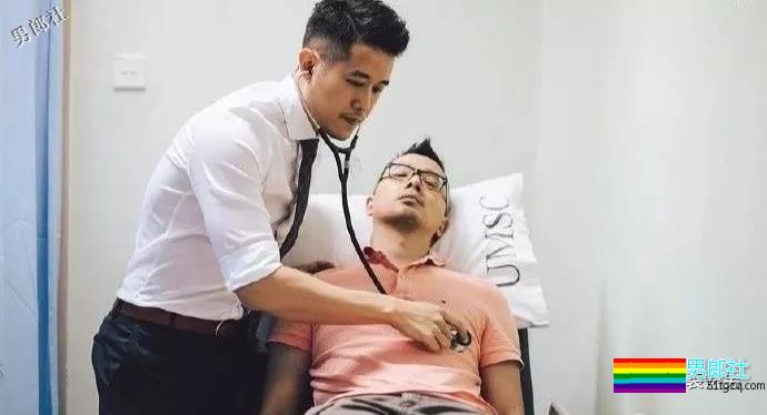 偶遇正装胡茬男医生，你要让他给你检查吗？ - 51虹马