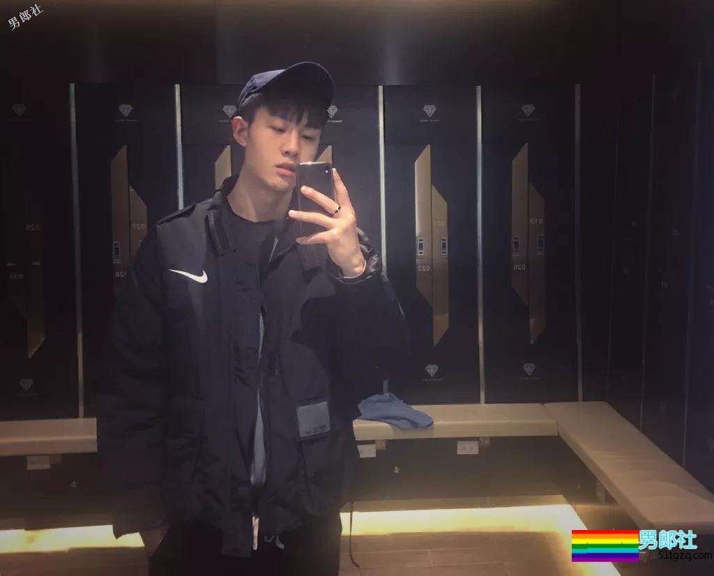 1米88大长腿体育帅哥,撩衣秒杀!呆萌忠犬颜值A爆了! - 51虹马 1米88大长腿体育帅哥,撩衣秒杀!呆萌忠犬颜值A爆了! - 51虹马