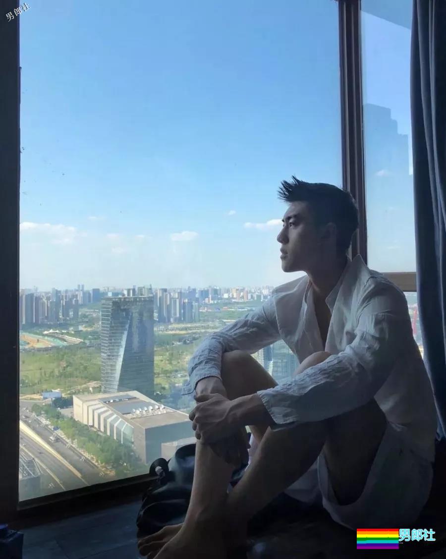 1米88大长腿体育帅哥,撩衣秒杀!呆萌忠犬颜值A爆了! - 51虹马 1米88大长腿体育帅哥,撩衣秒杀!呆萌忠犬颜值A爆了! - 51虹马