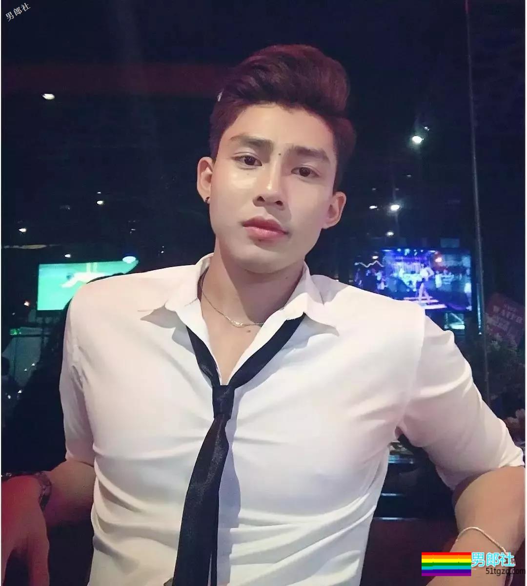 长腿天菜肉好颜高 能穿正装制服 能玩运动装Play - 51虹马