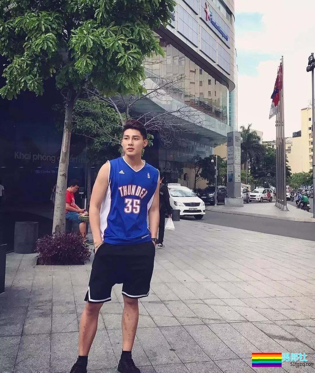 长腿天菜肉好颜高 能穿正装制服 能玩运动装Play - 51虹马