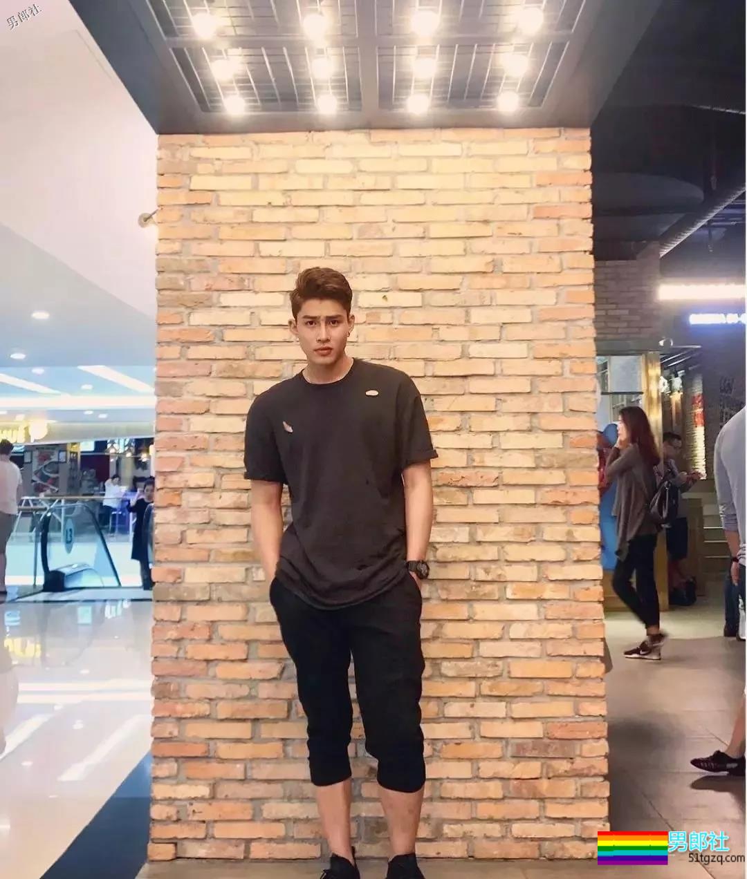 长腿天菜肉好颜高 能穿正装制服 能玩运动装Play - 51虹马