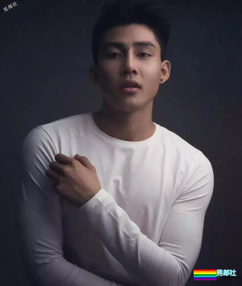 长腿天菜肉好颜高 能穿正装制服 能玩运动装Play - 51虹马