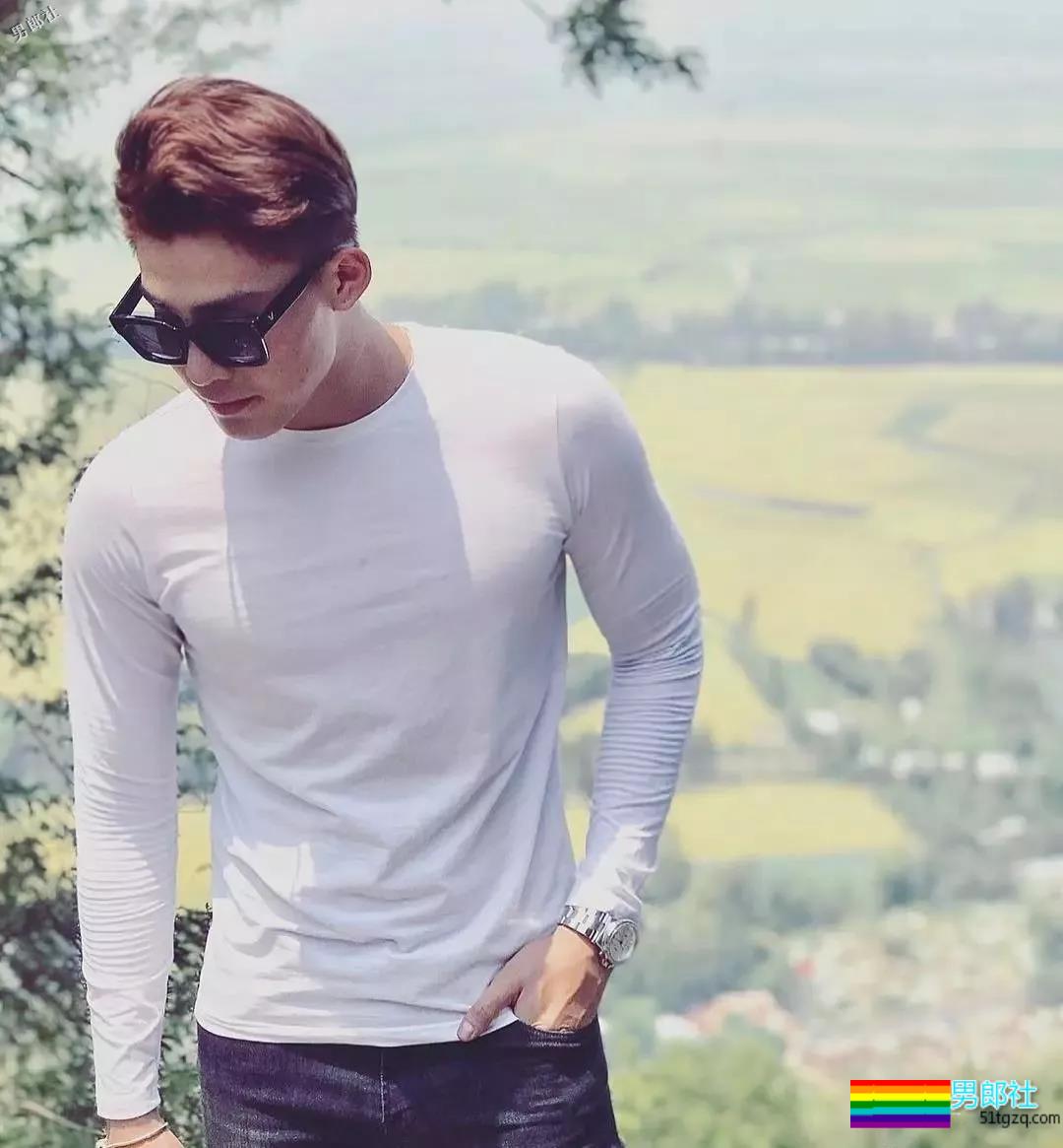 长腿天菜肉好颜高 能穿正装制服 能玩运动装Play - 51虹马