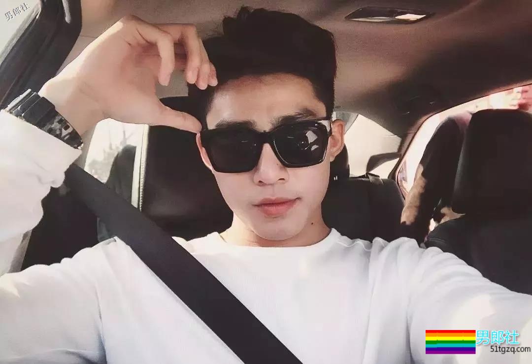 长腿天菜肉好颜高 能穿正装制服 能玩运动装Play - 51虹马