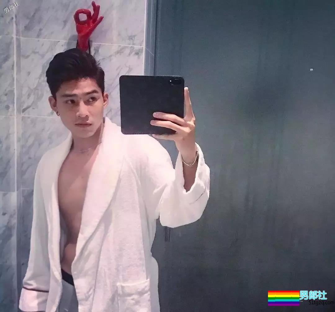 长腿天菜肉好颜高 能穿正装制服 能玩运动装Play - 51虹马