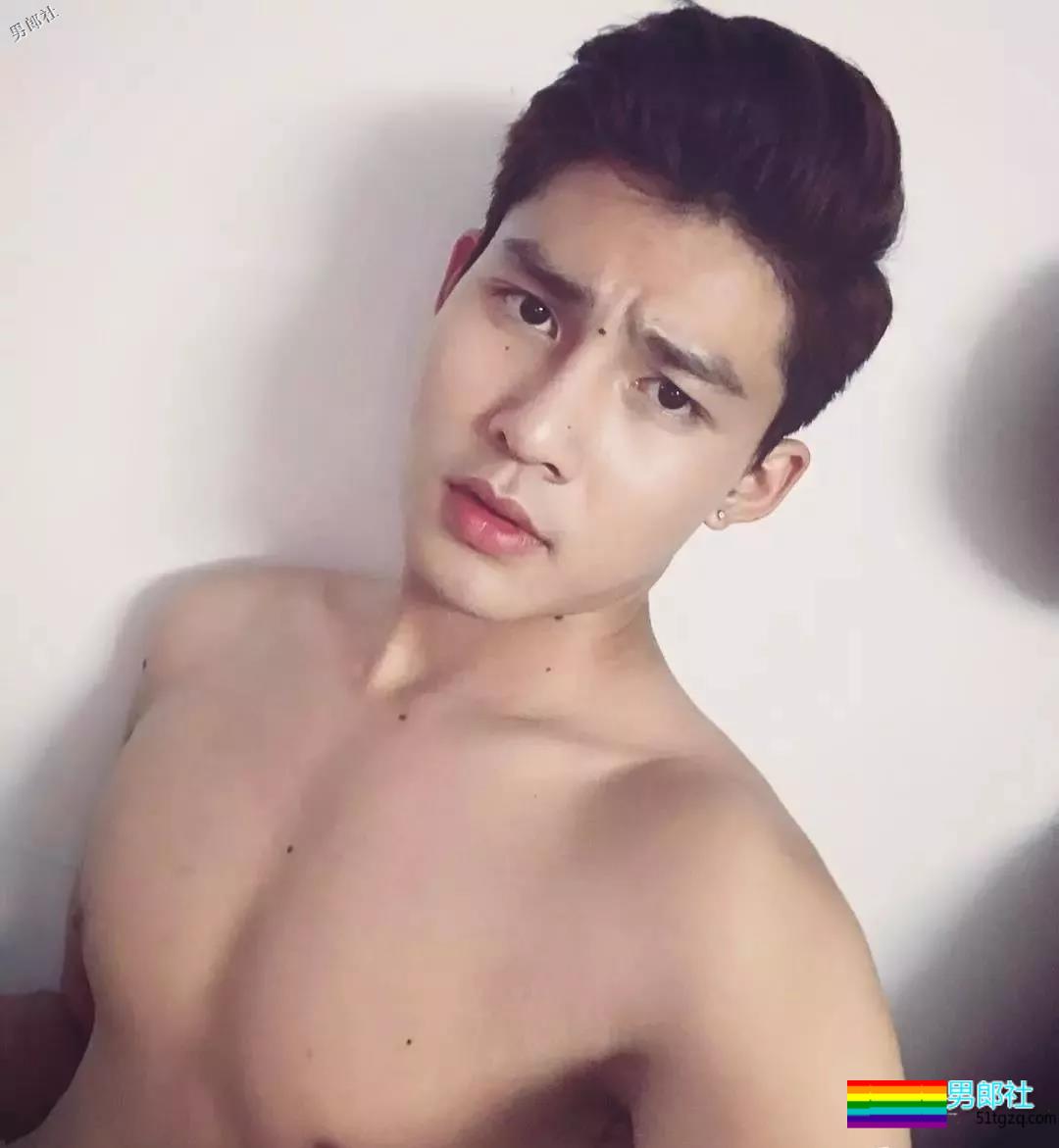 长腿天菜肉好颜高 能穿正装制服 能玩运动装Play - 51虹马