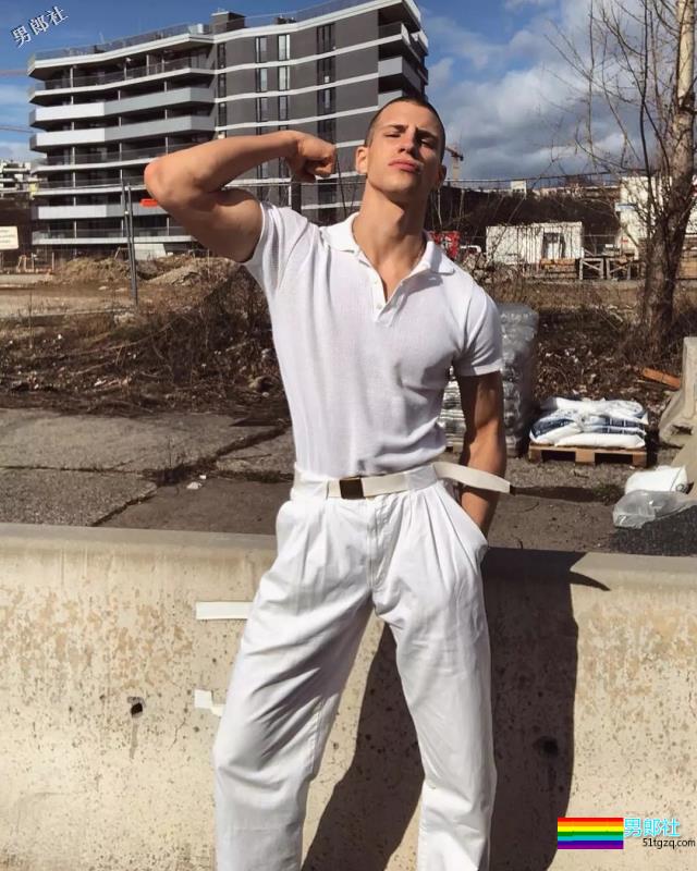 靠服兵役走红网络的男模，他算第一个！ - 51虹马