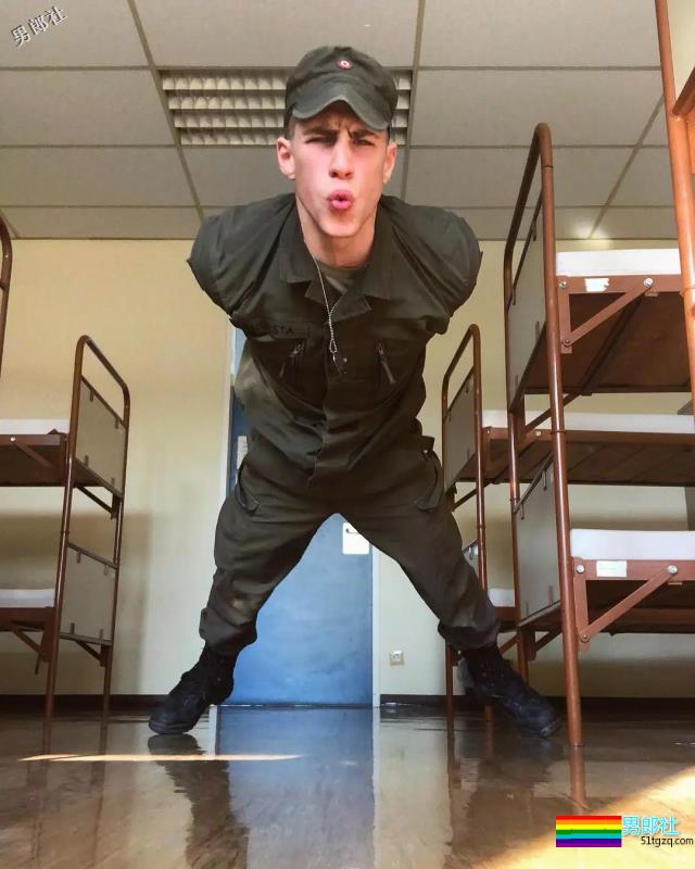 靠服兵役走红网络的男模，他算第一个！ - 51虹马