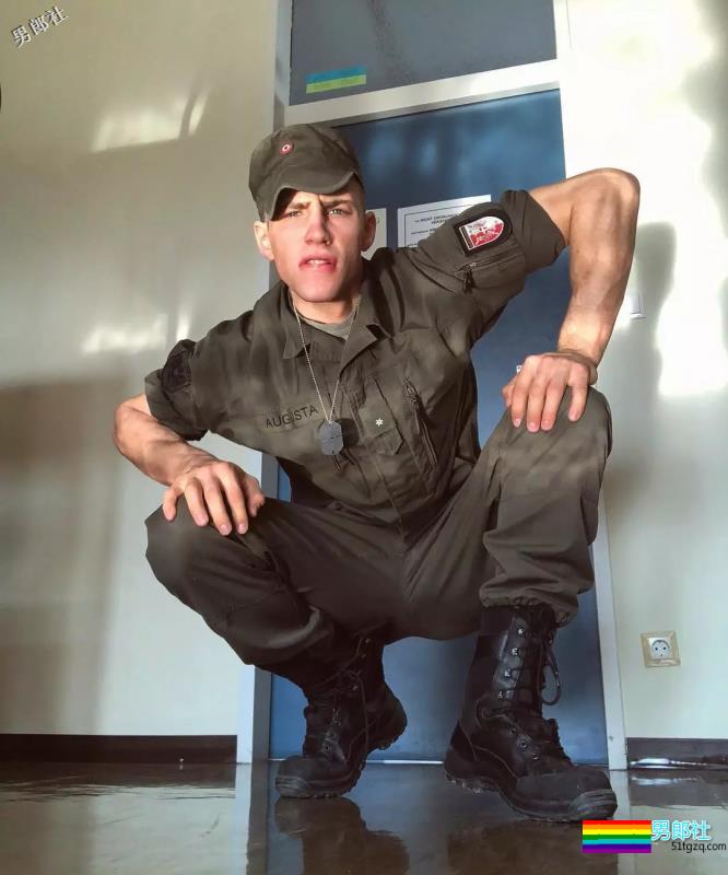 靠服兵役走红网络的男模，他算第一个！ - 51虹马