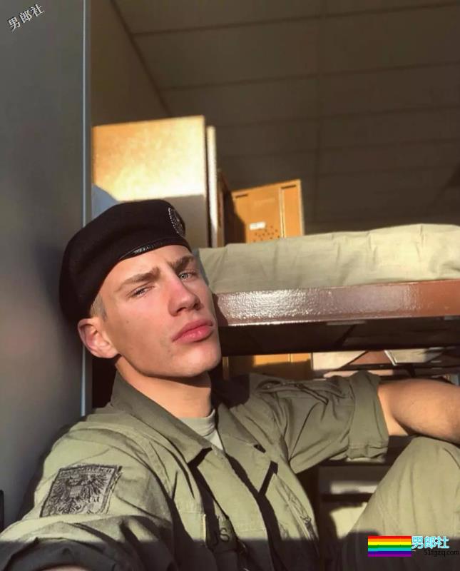 靠服兵役走红网络的男模，他算第一个！ - 51虹马