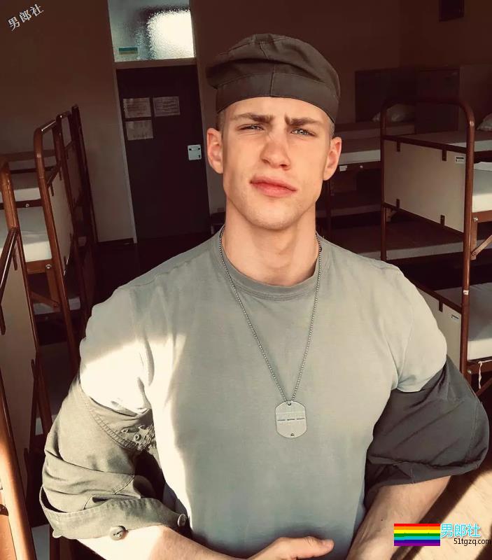 靠服兵役走红网络的男模，他算第一个！ - 51虹马