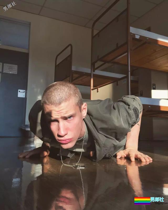 靠服兵役走红网络的男模，他算第一个！ - 51虹马