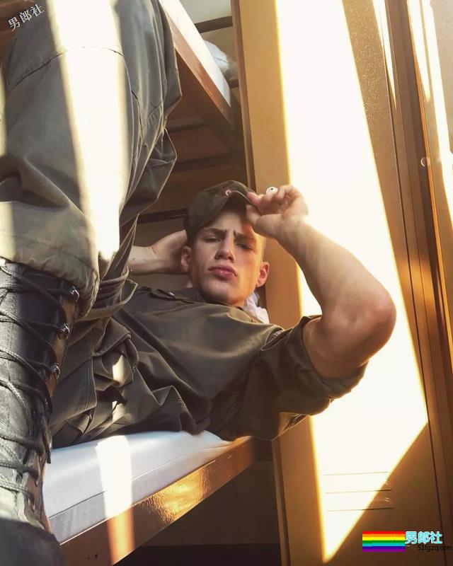 靠服兵役走红网络的男模，他算第一个！ - 51虹马