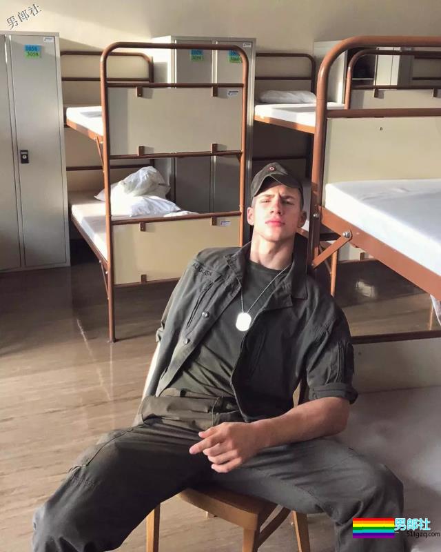 靠服兵役走红网络的男模，他算第一个！ - 51虹马