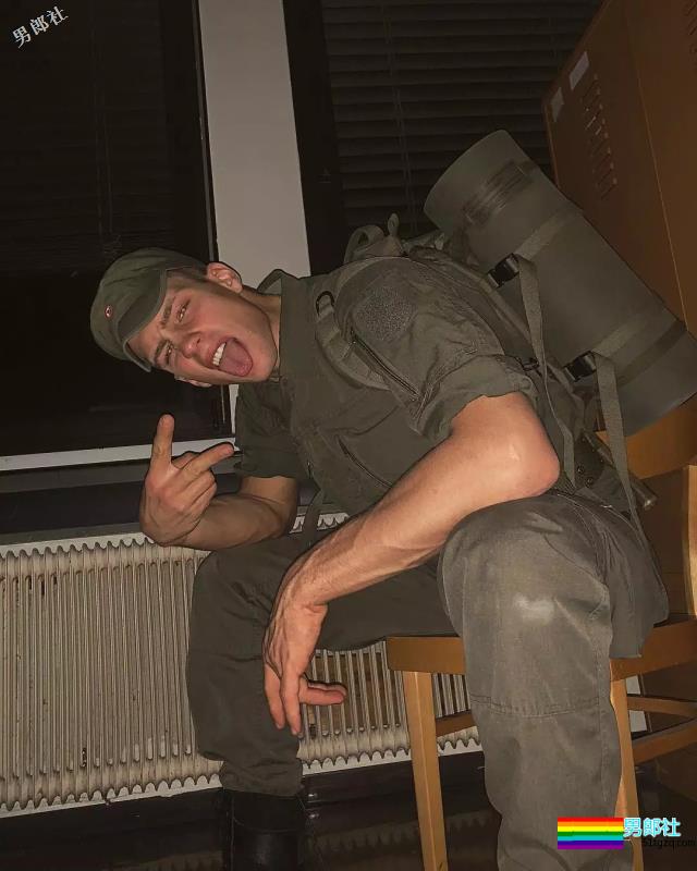 靠服兵役走红网络的男模，他算第一个！ - 51虹马