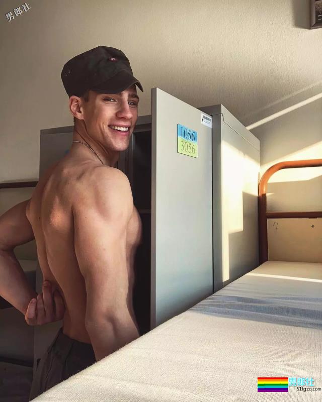 靠服兵役走红网络的男模，他算第一个！ - 51虹马