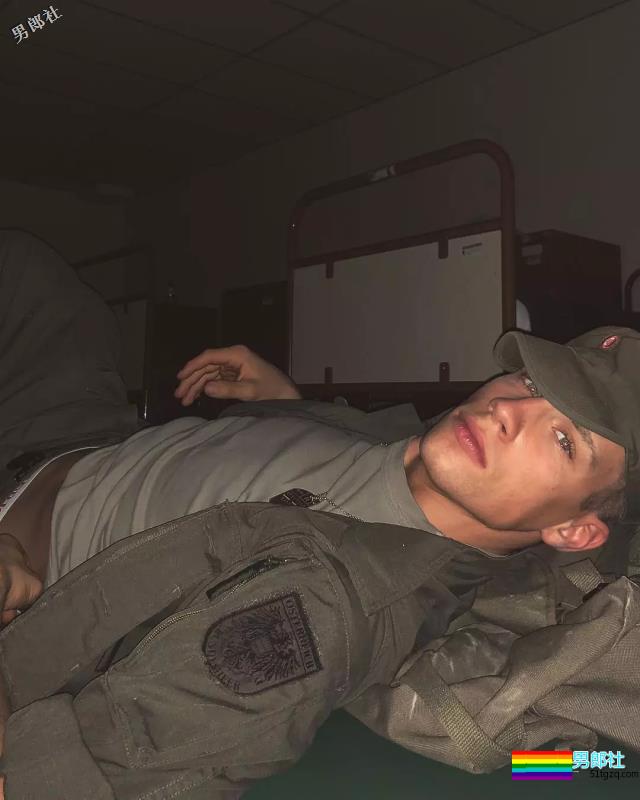 靠服兵役走红网络的男模，他算第一个！ - 51虹马