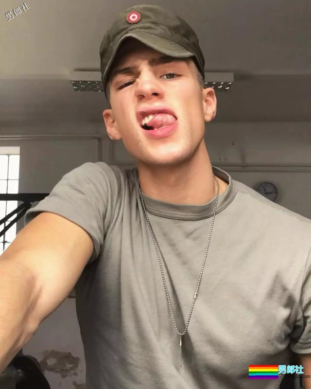 靠服兵役走红网络的男模，他算第一个！ - 51虹马