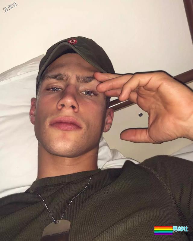 靠服兵役走红网络的男模，他算第一个！ - 51虹马