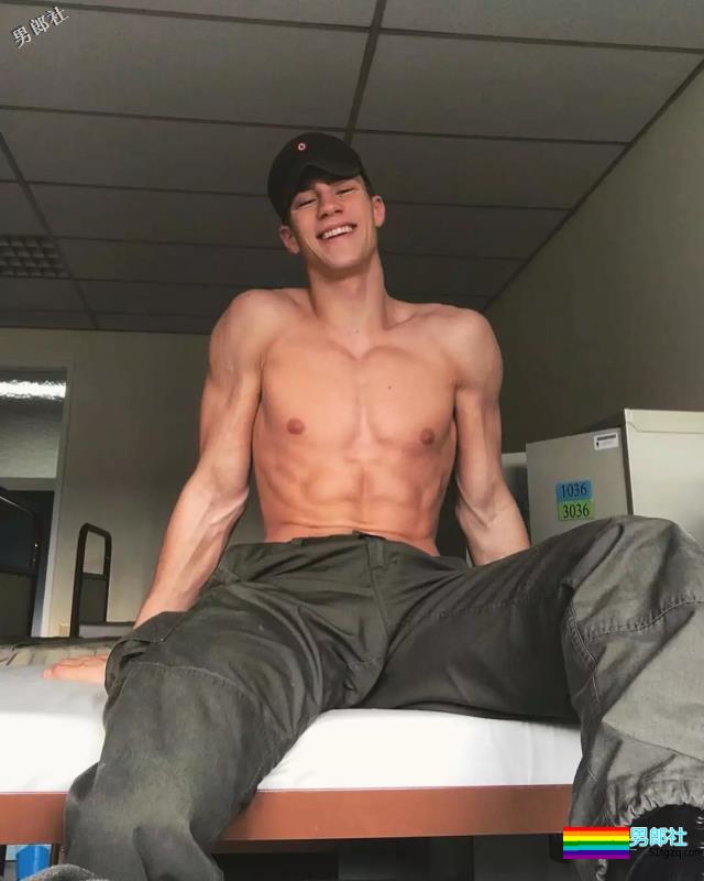 靠服兵役走红网络的男模，他算第一个！ - 51虹马