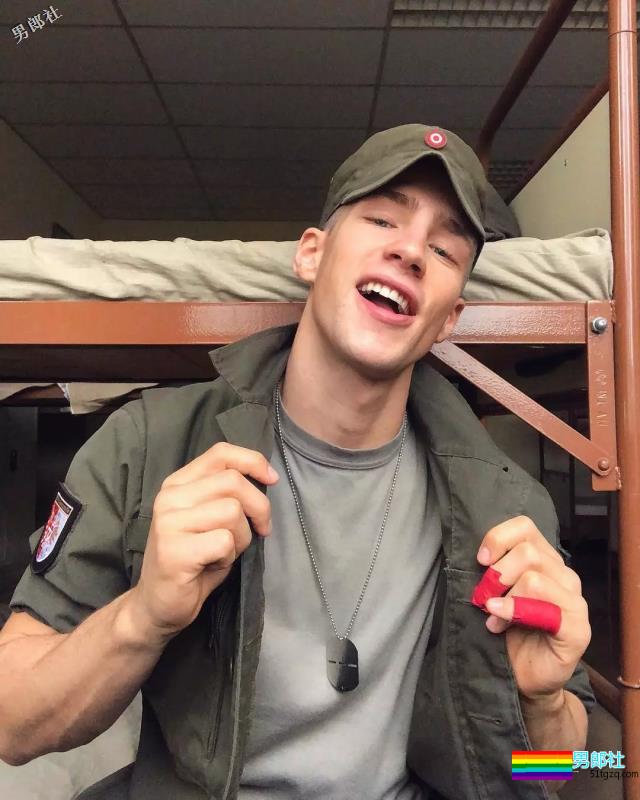 靠服兵役走红网络的男模，他算第一个！ - 51虹马