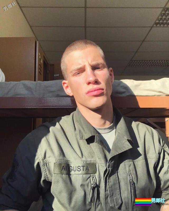 靠服兵役走红网络的男模，他算第一个！ - 51虹马