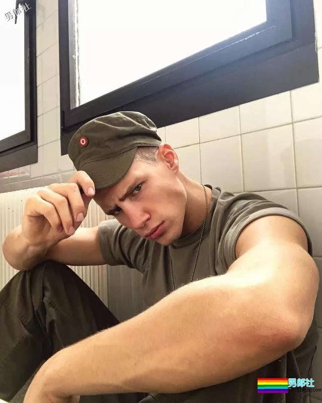 靠服兵役走红网络的男模，他算第一个！ - 51虹马