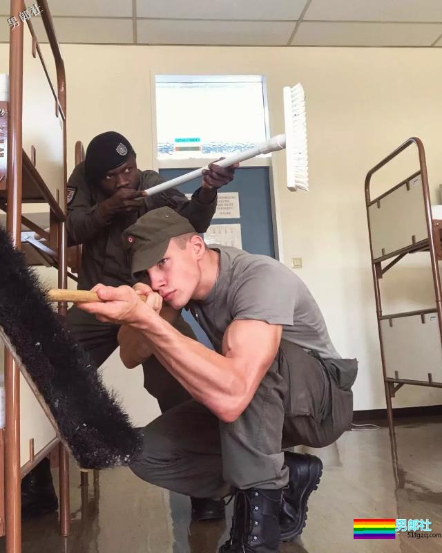 靠服兵役走红网络的男模，他算第一个！ - 51虹马