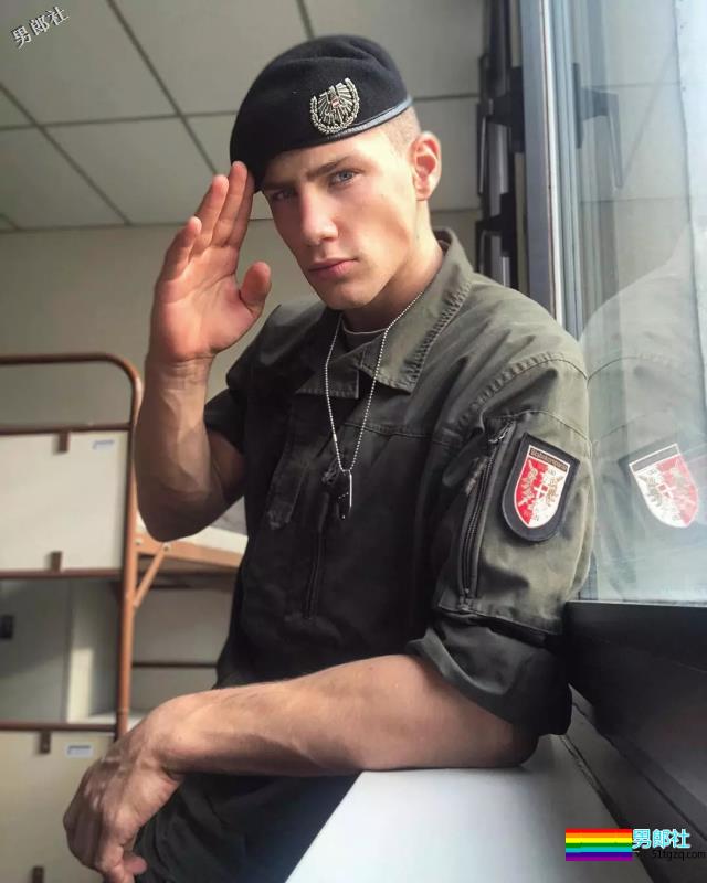 靠服兵役走红网络的男模，他算第一个！ - 51虹马