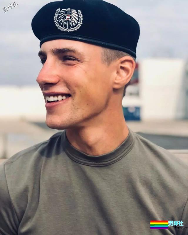 靠服兵役走红网络的男模，他算第一个！ - 51虹马