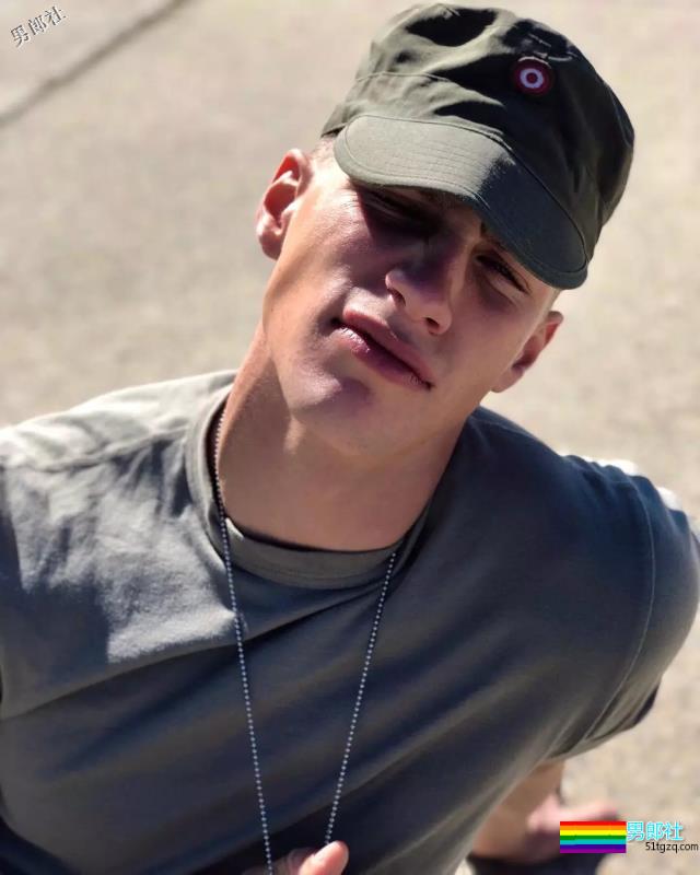 靠服兵役走红网络的男模，他算第一个！ - 51虹马