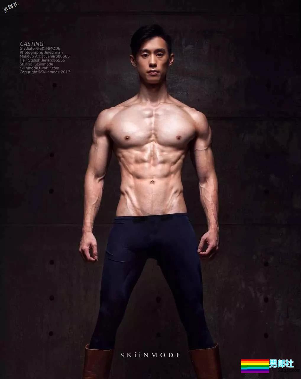 网红健身教练“脱”西装走红！精壮肌肉大长腿，被他撩到了~ - 51虹马