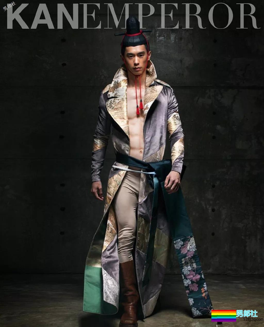 网红健身教练“脱”西装走红！精壮肌肉大长腿，被他撩到了~ - 51虹马