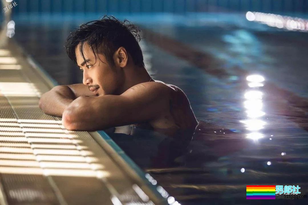 与张艺兴“抬杠”相爱相杀！痞帅铁拳男星，肌肉爆表身材吸睛！ - 51虹马