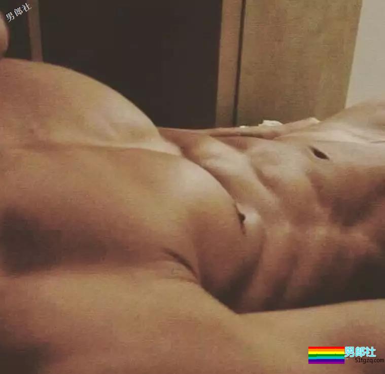 神仙颜值+筋肉身体！双重诱惑！ - 51虹马