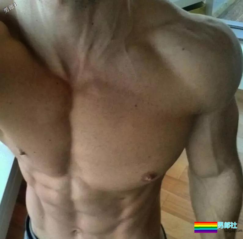 神仙颜值+筋肉身体！双重诱惑！ - 51虹马