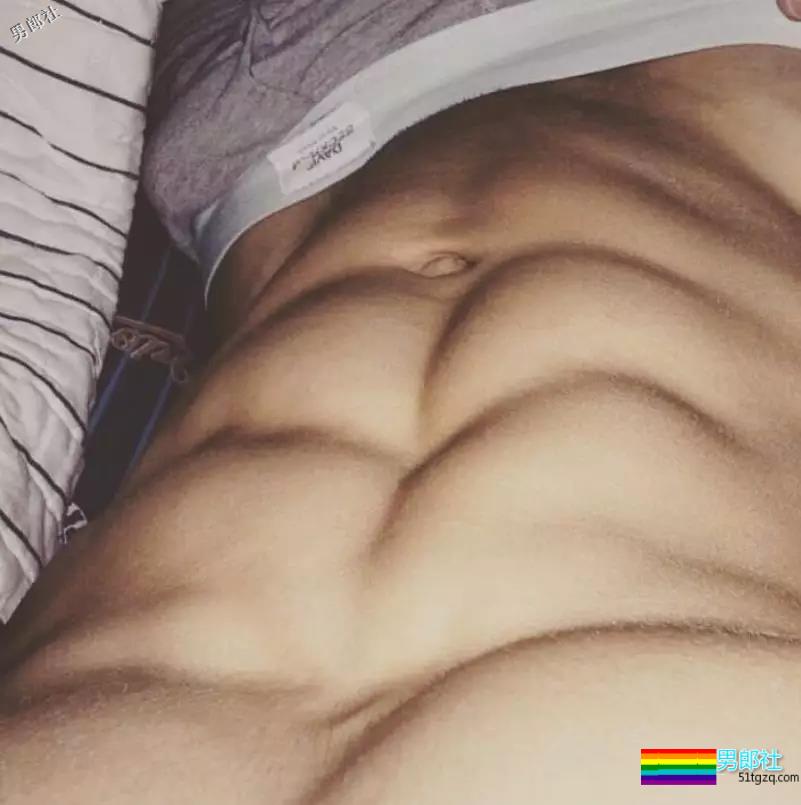 神仙颜值+筋肉身体！双重诱惑！ - 51虹马