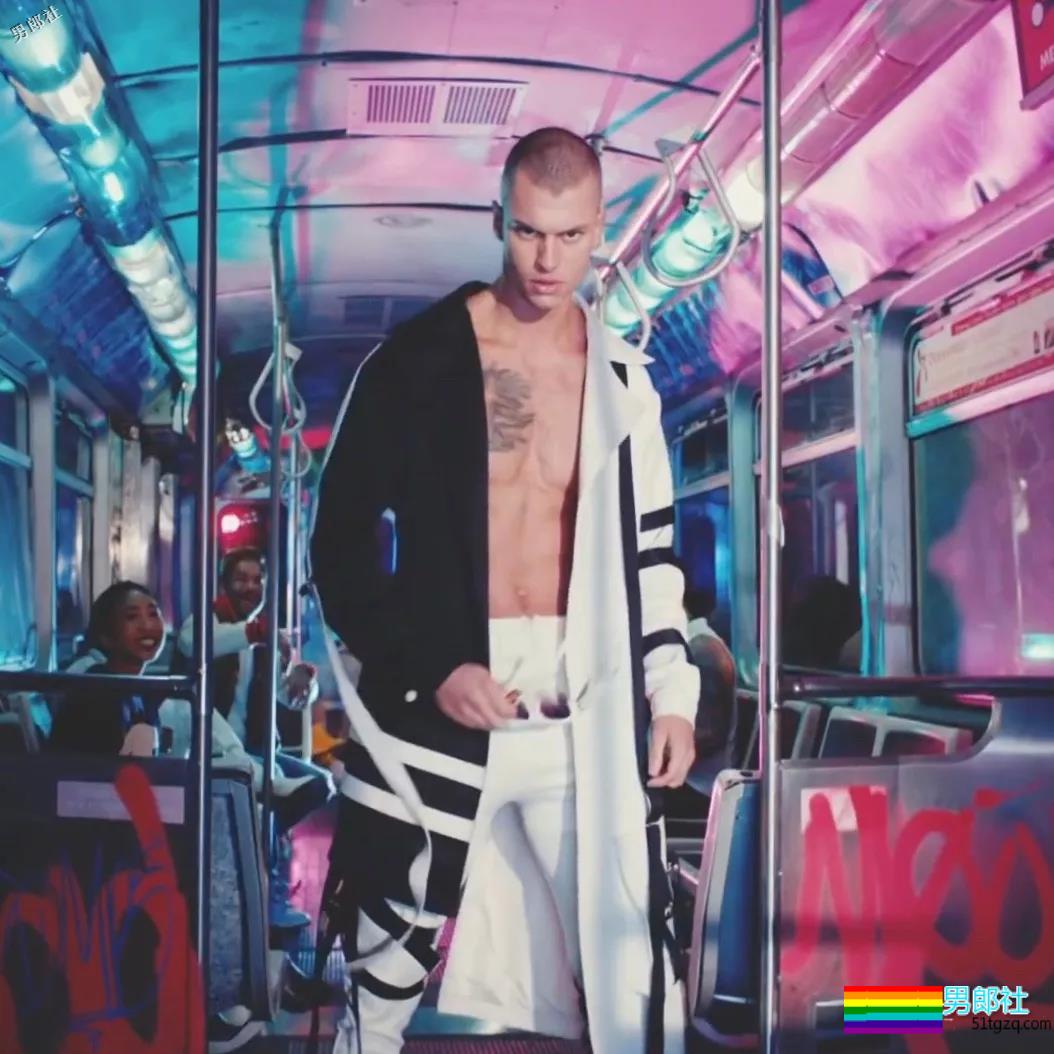 从Troye的男朋友到Mariah Carey的小男宠，这个男模找到了新门路！ - 51虹马