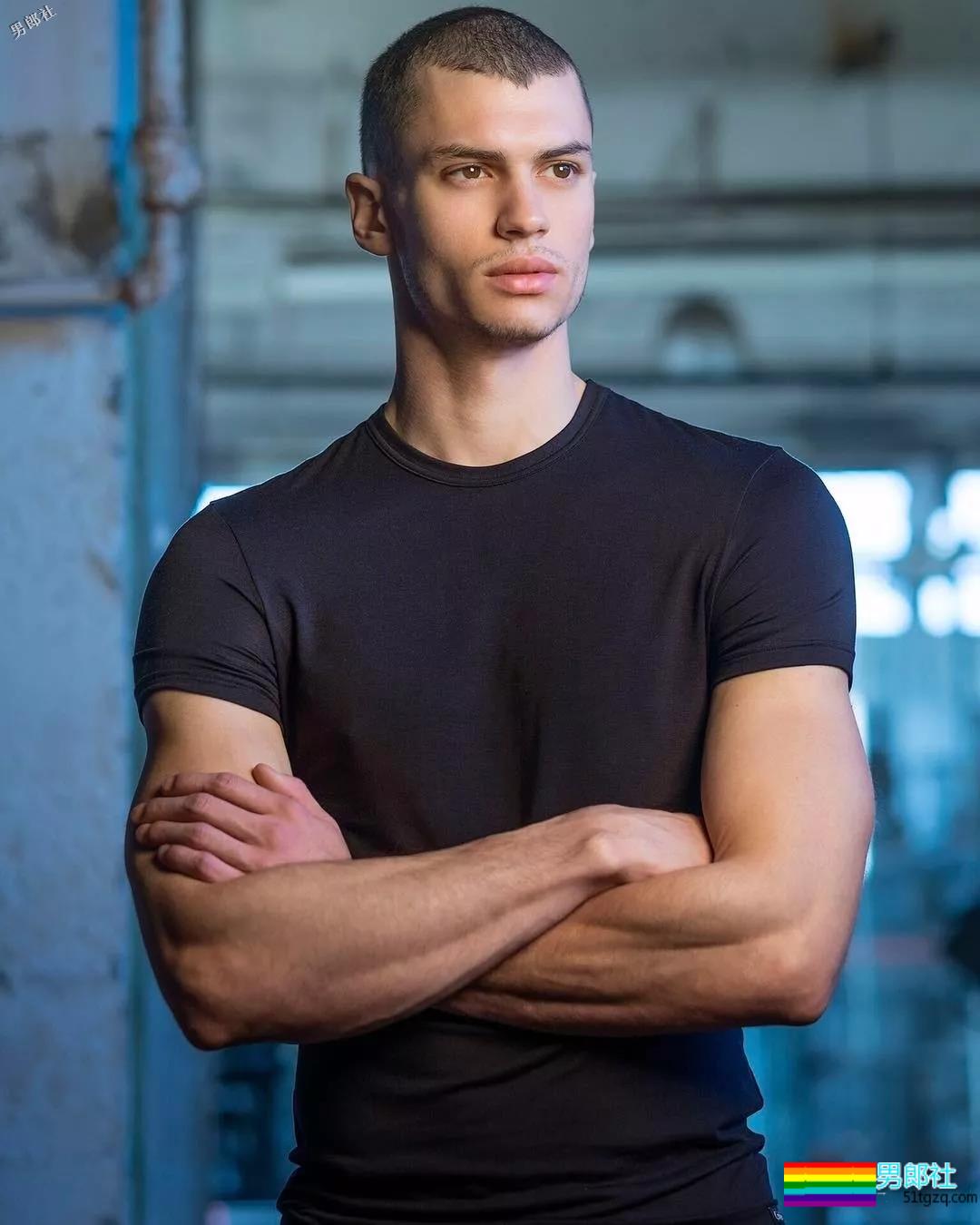 从Troye的男朋友到Mariah Carey的小男宠,这个男模找到了新门路! - 51虹马 从Troye的男朋友到Mariah Carey的小男宠,这个男模找到了新门路! - 51虹马