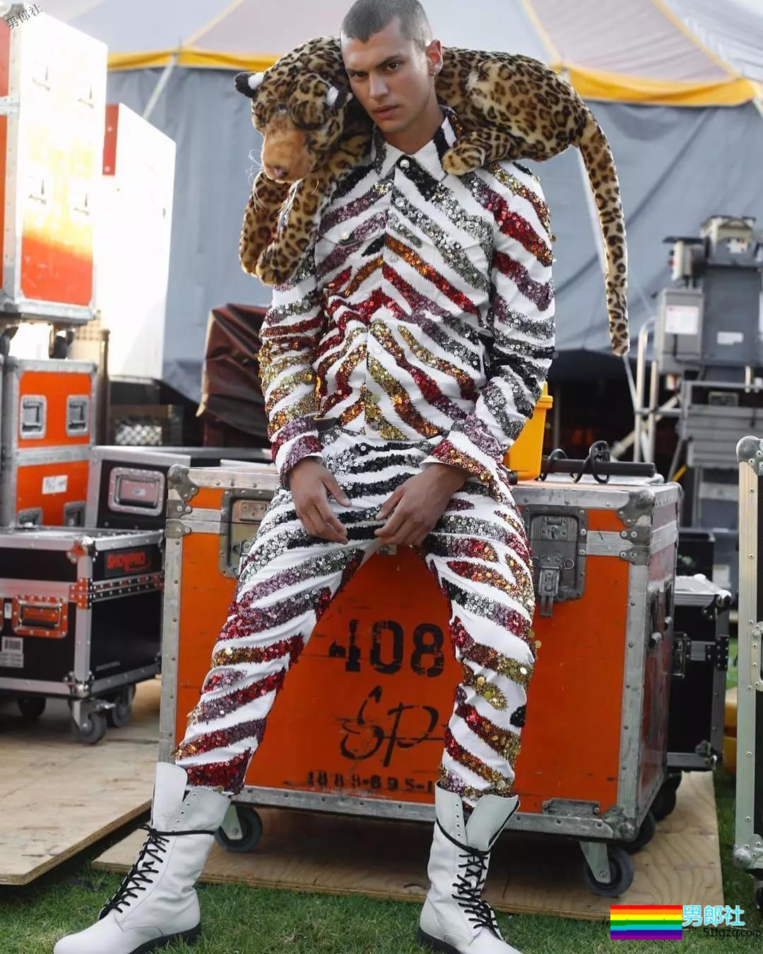 从Troye的男朋友到Mariah Carey的小男宠，这个男模找到了新门路！ - 51虹马