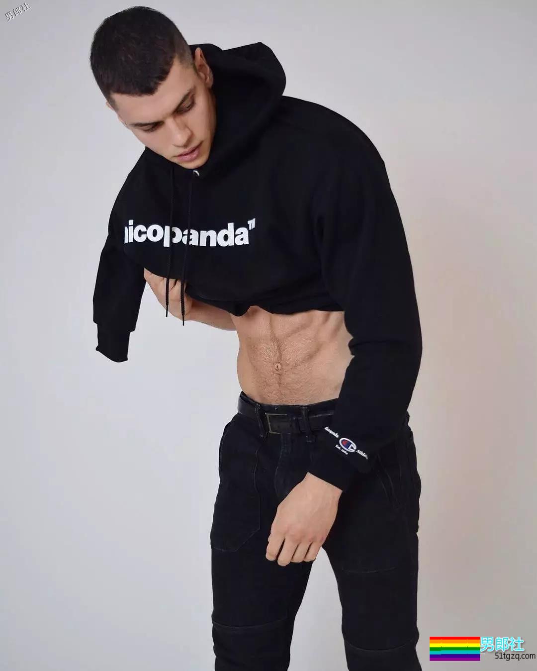 从Troye的男朋友到Mariah Carey的小男宠，这个男模找到了新门路！ - 51虹马