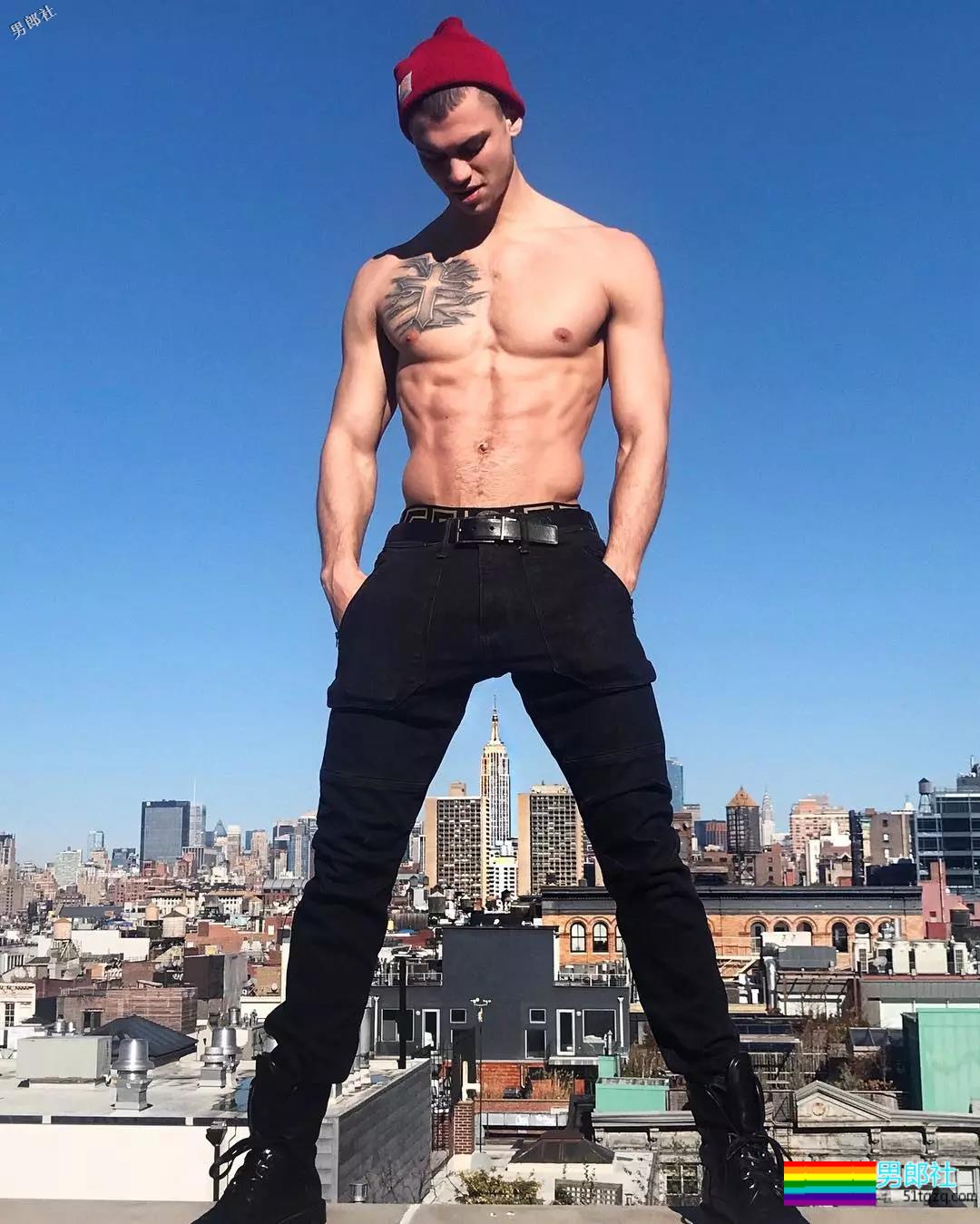 从Troye的男朋友到Mariah Carey的小男宠，这个男模找到了新门路！ - 51虹马